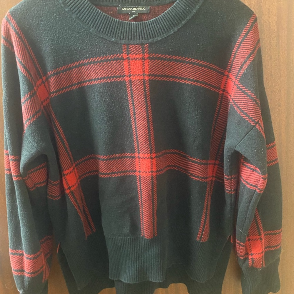 Banana Republic Women’s Black & Red Plaid Crewneck Sweater